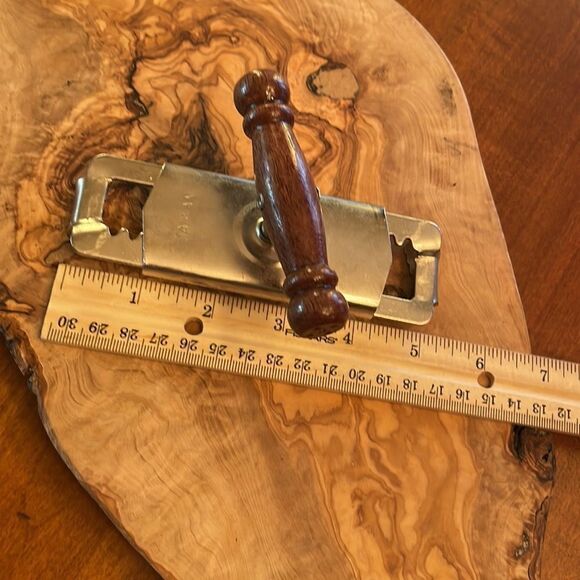 Vintage Ratchet Style Jar Opener with Wooden Handle - Picture 4 of 4